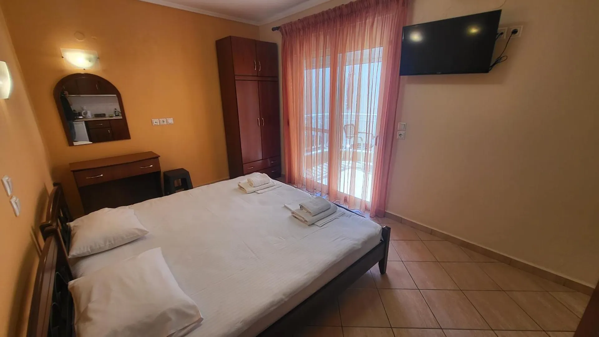 House Spanos Sarti